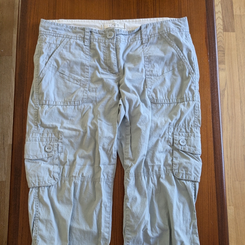 Loft Slate Blue Light Gray Cargo Capri Pants Size 4 EUC